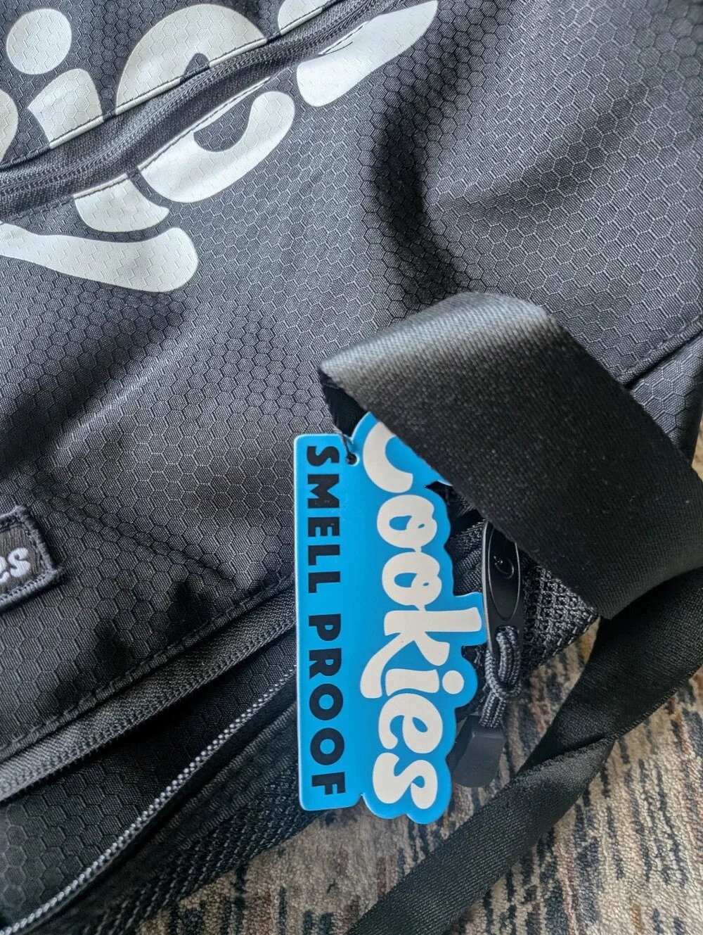Cookies Summit Ripstop Smell Proof Black Duffel Bag NWT